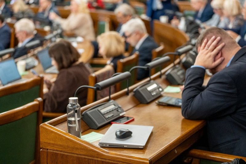 Saeima konceptuāli atbalsta, ka ēdinātājiem pēc klienta pieprasījuma ir jānodrošina dzeramais ūdens no krāna