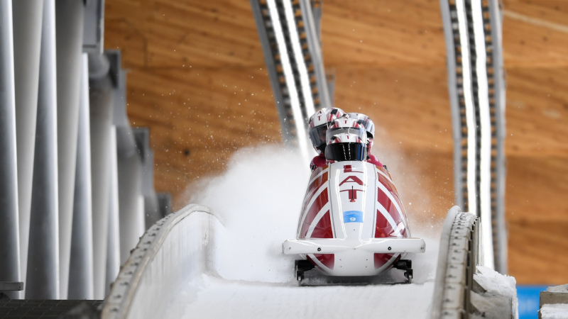 Bobslejists Dāvis Sriņģis Olimpiskajā debijā izcīna 5.vietu