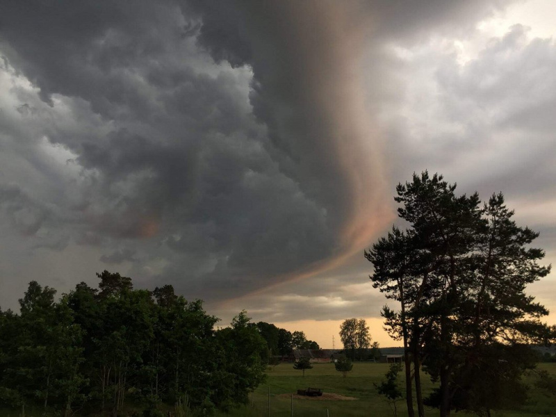 Nedēļas otra puse būs tveicīga, ar negaisiem