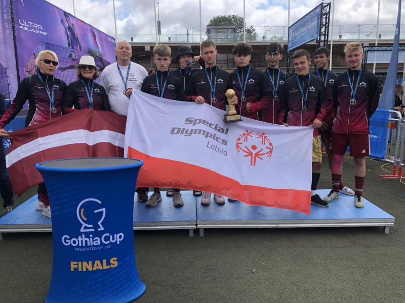 Kozulis un Štrodahs "Gothia Special Olympics Trophy" futbola turnīrā izcīna 2. vietu