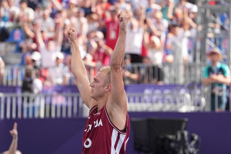 Latvijas 3x3 basketbola izlase uzveic Poliju un nodrošina vietu Olimpisko spēļu pusfinālā