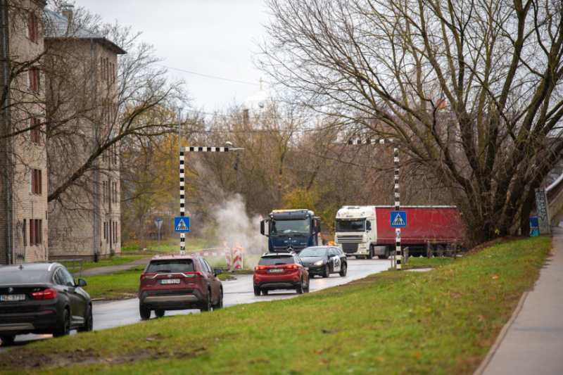 Auto nodoklim +10% klāt, lemj Saeima